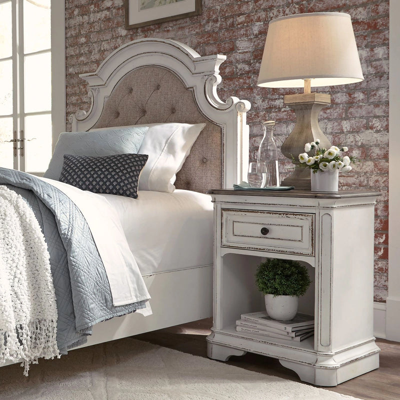 Magnolia Manor 1 Drawer Night Stand in Antique White image