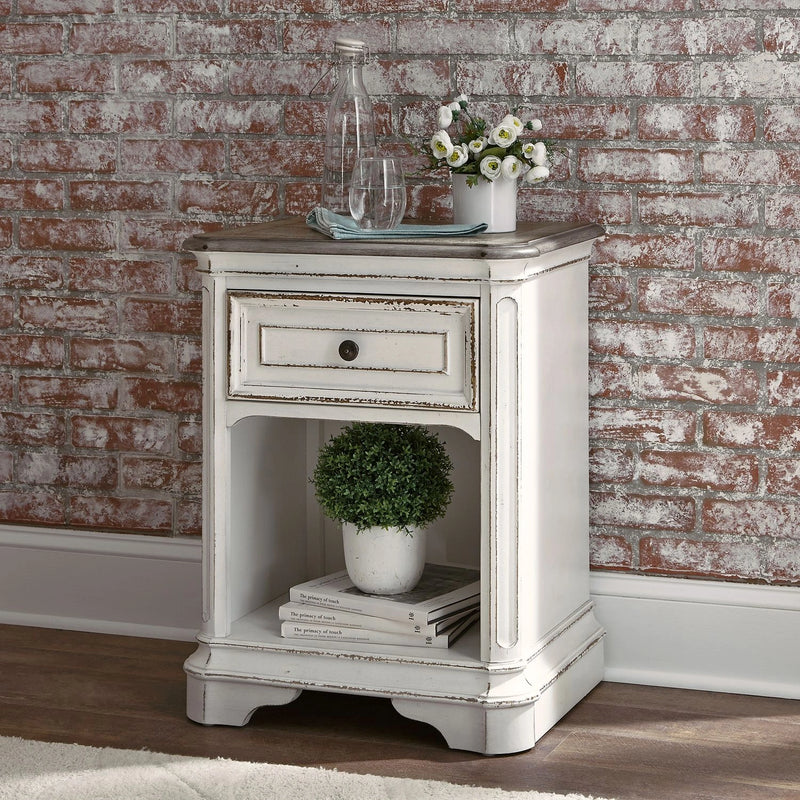 Magnolia Manor 1 Drawer Night Stand in Antique White image