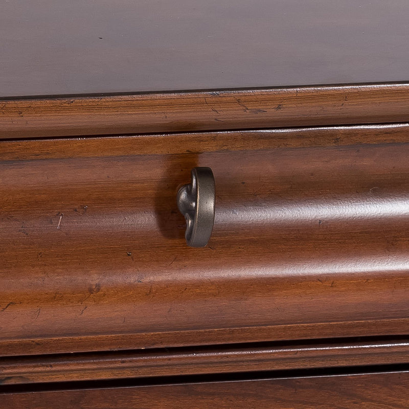 Rustic Traditions 8 Drawer Dresser in Rustic Cherry