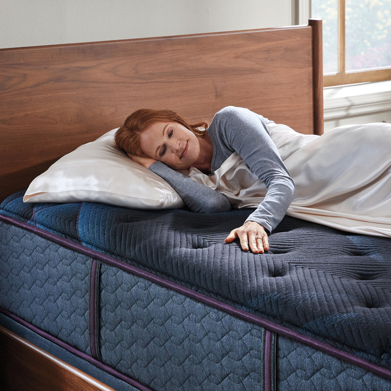 Beautyrest World Class Level Three Medium Pillow Top Mattress